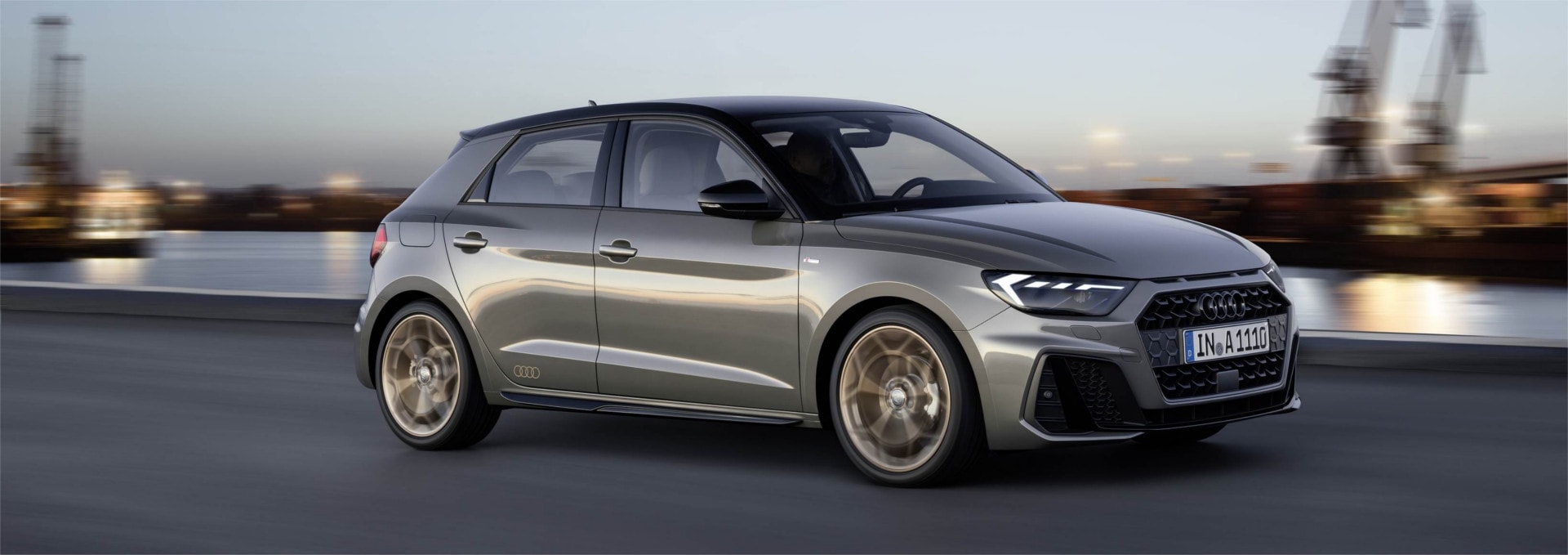 Audi A1 sportback stříbrná