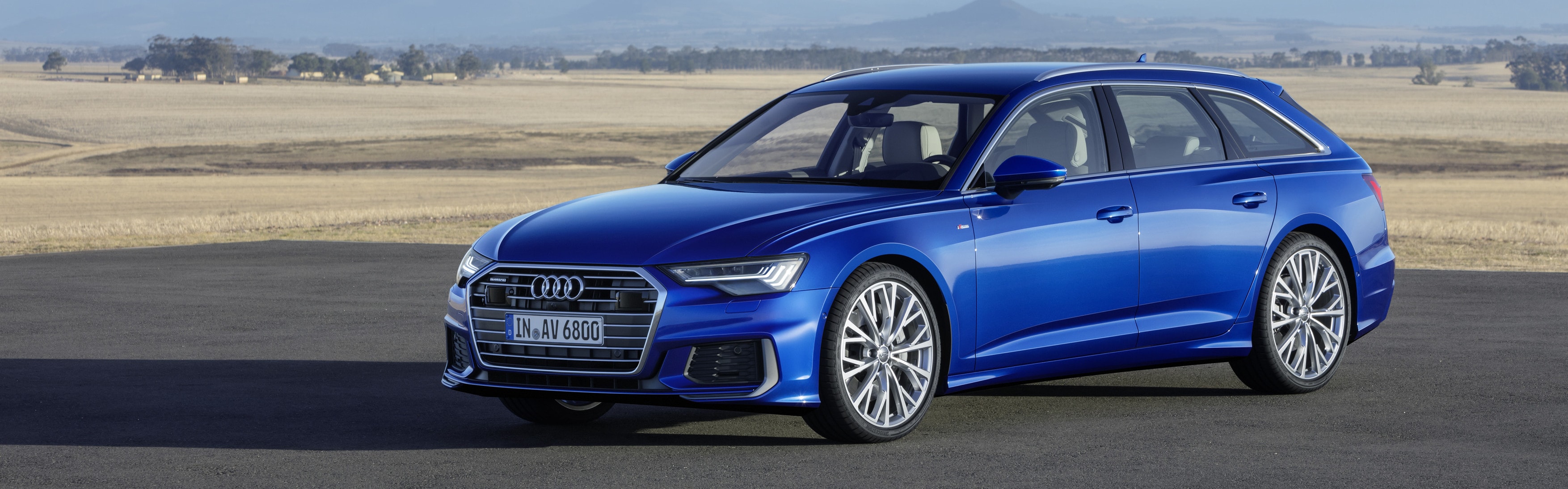 Audi A6 Avant modrý