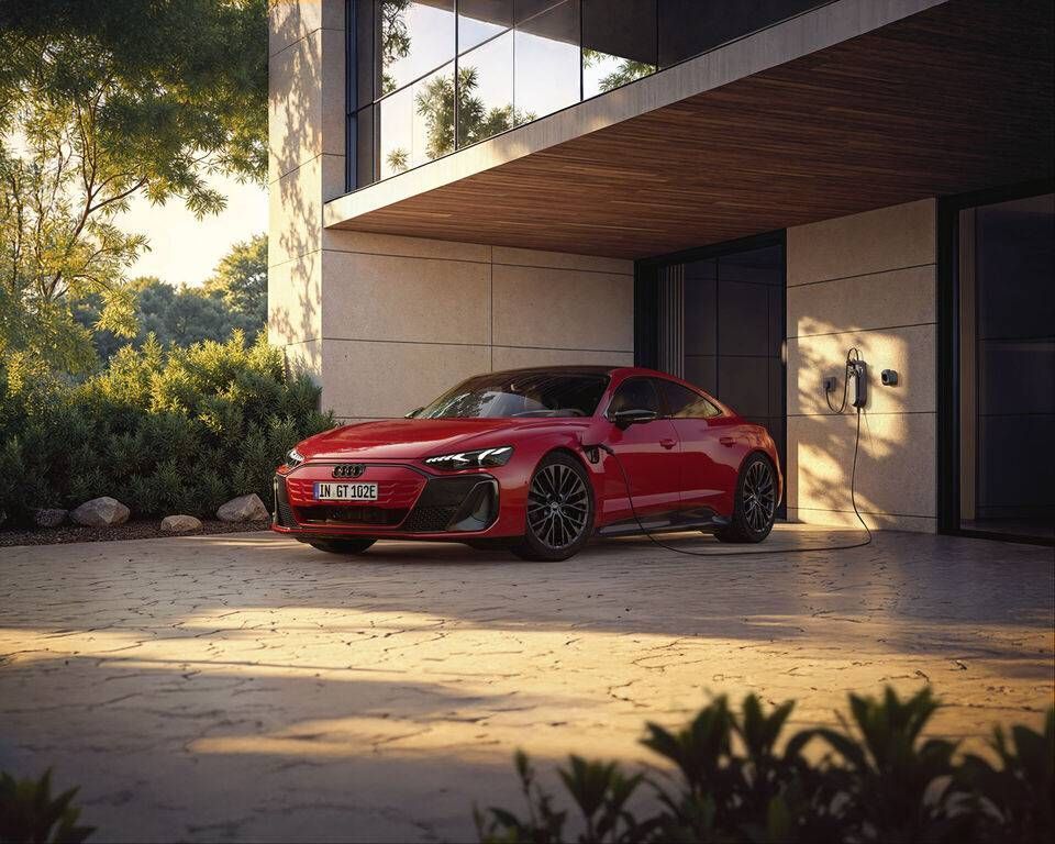 Vstup do prémiového segmentu: Audi e-tron GT quattro kombinuje emocionální design, sportovní výkony 