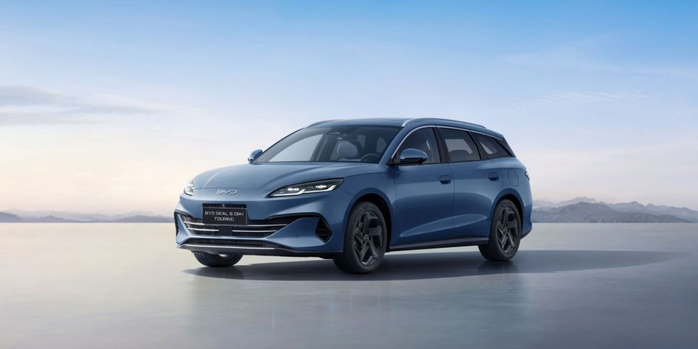 Představujeme model SEAL 6 DM‑i TOURING