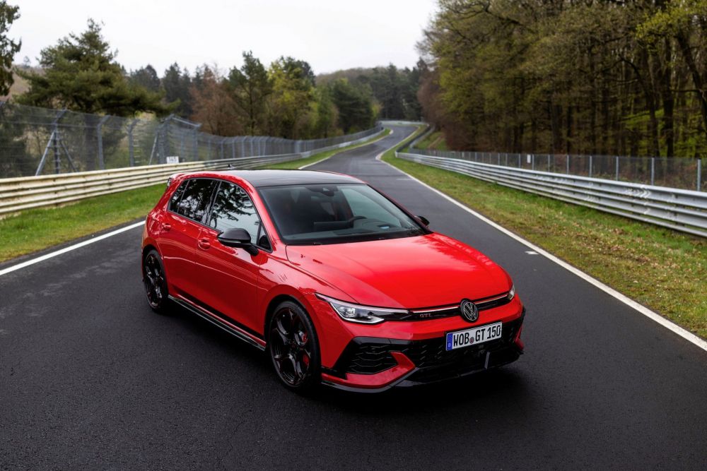 Volkswagen již přijímá objednávky: Nový Golf GTI EDITION 50