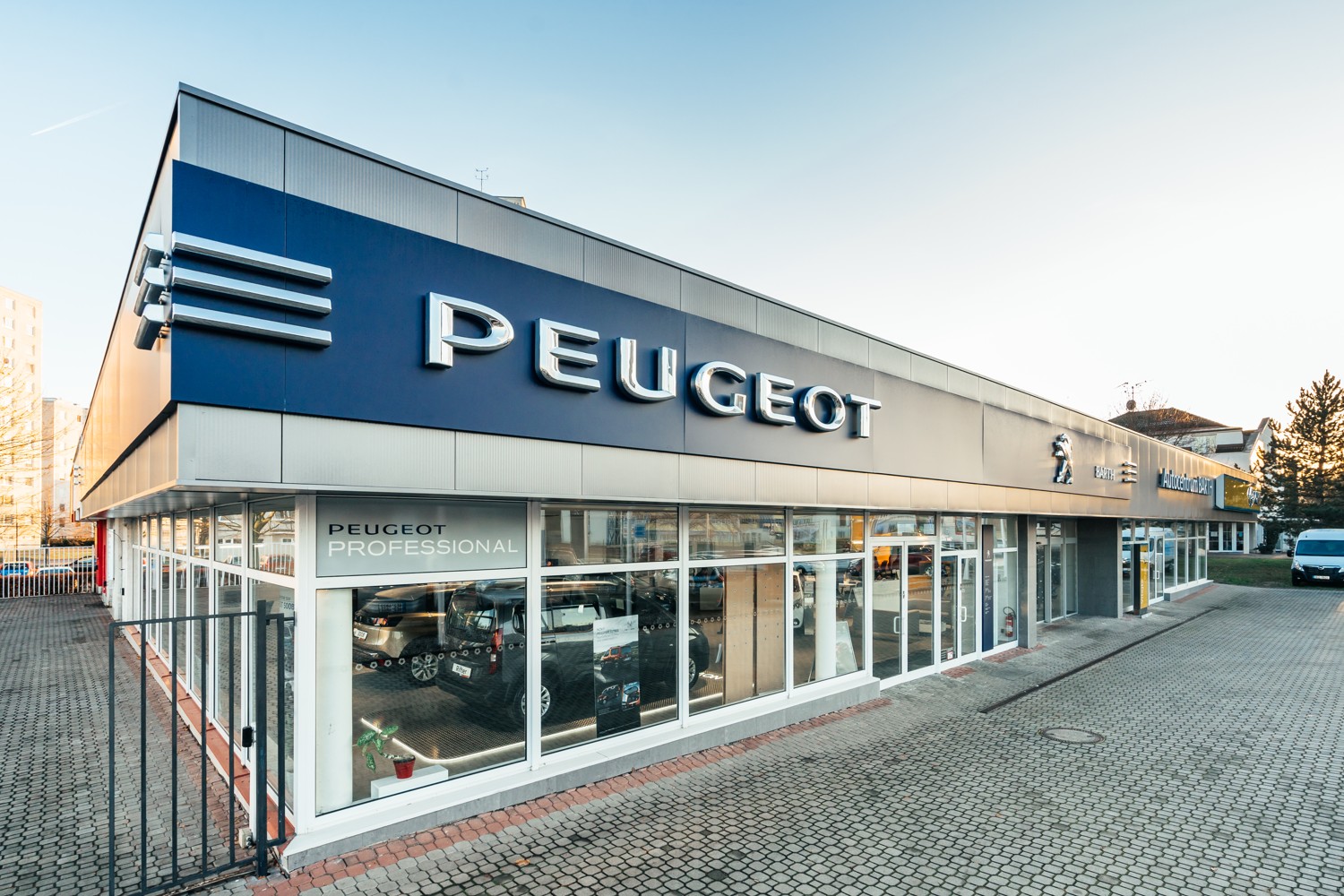 Navštivte náš nový showroom Peugeot a Peugeot Professional