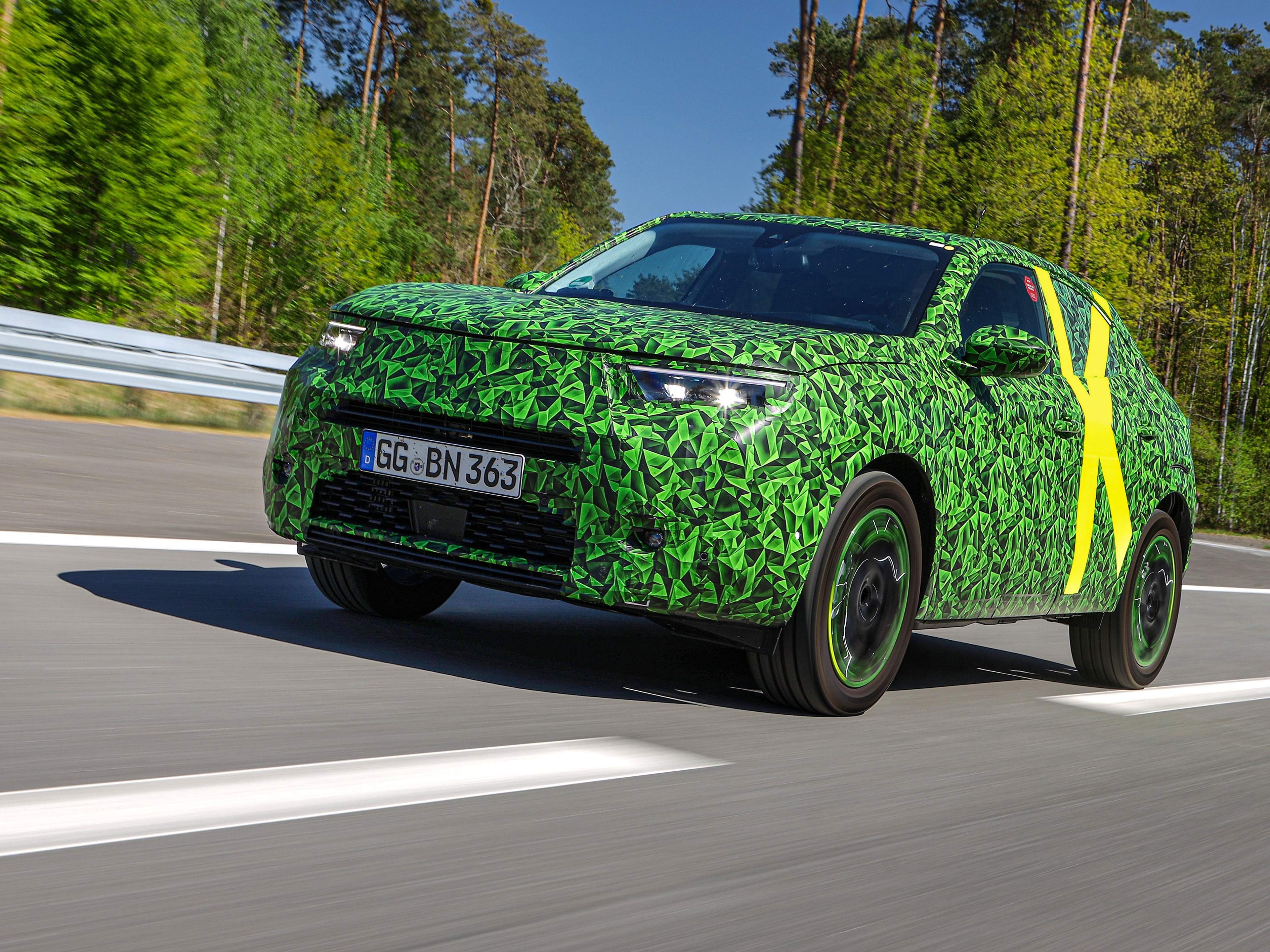 Nový Opel Mokka už prochází jízdními testy, výroba se připravuje 