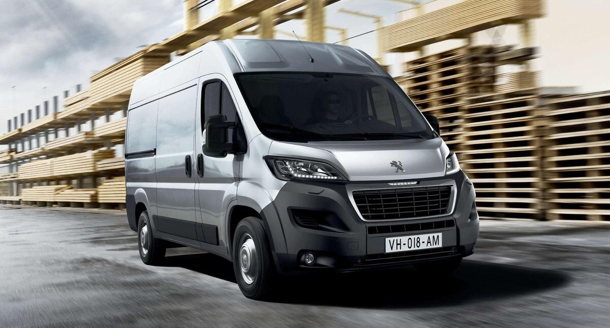 Peugeot Boxer se zvýhodněním až 377 900 Kč - IHNED K ODBĚRU