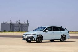 Volkswagen slaví 50. jubileum svého bestselleru spuštěním předprodeje nového Golfu