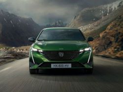 NOVÝ PEUGEOT 308 JE HRDÝM NOSITELEM NOVÉHO LOGA ZNAČKY
