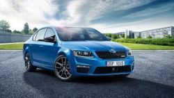 Nová ŠKODA Octavia RS naplno rozvíří prach na silnici i vaše smysly